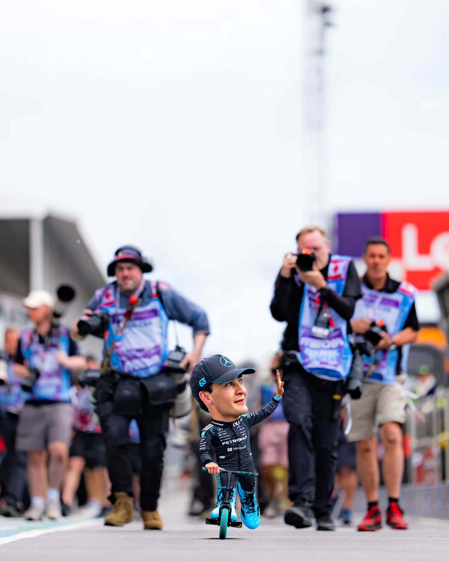 （MINI) PIT LANE GEORGE ✨️🏎©️shotbyantoi