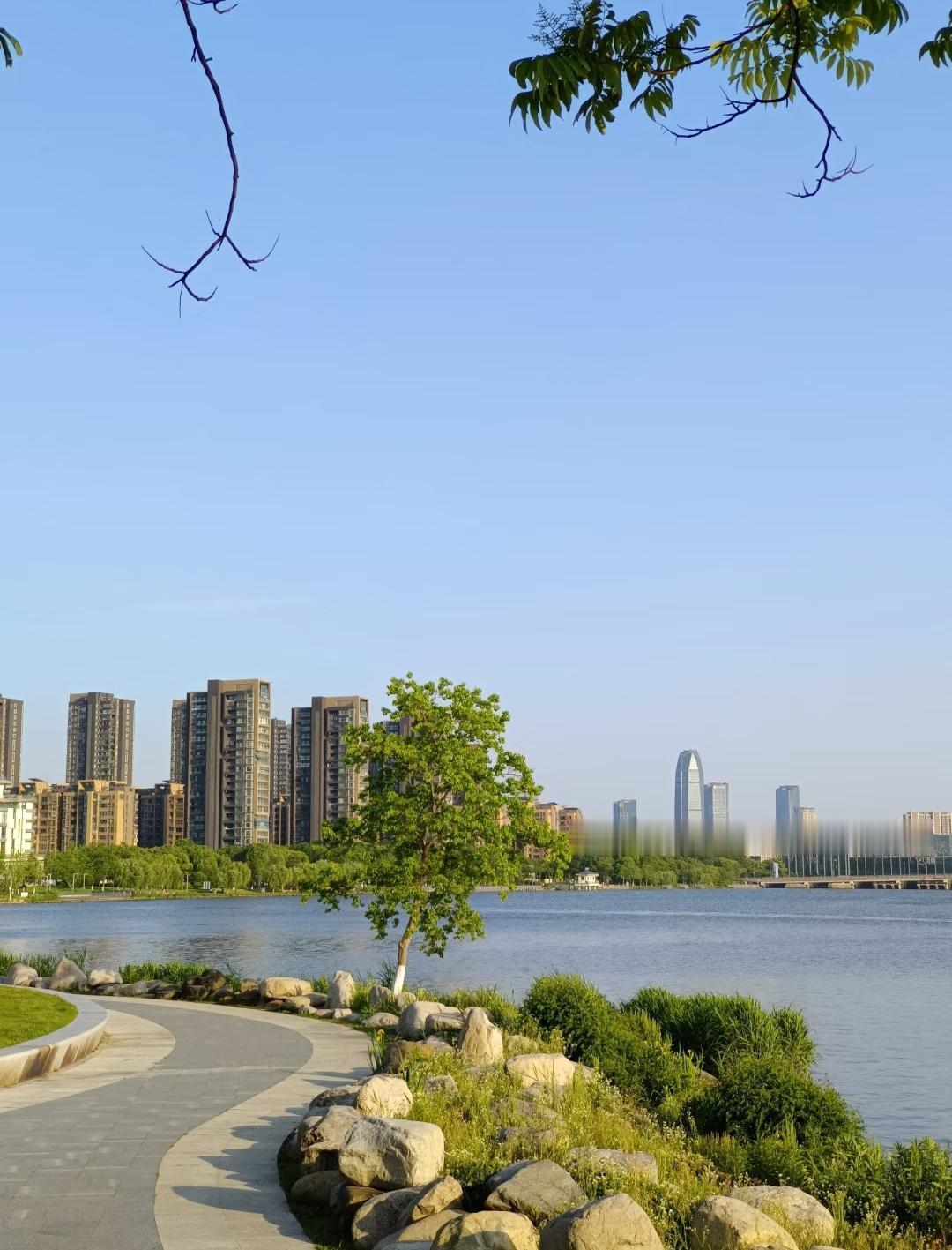 不管跟谁相处，谈恋爱也好，跟家人相处也好，还是结交朋友。

记住一句话，你所有的