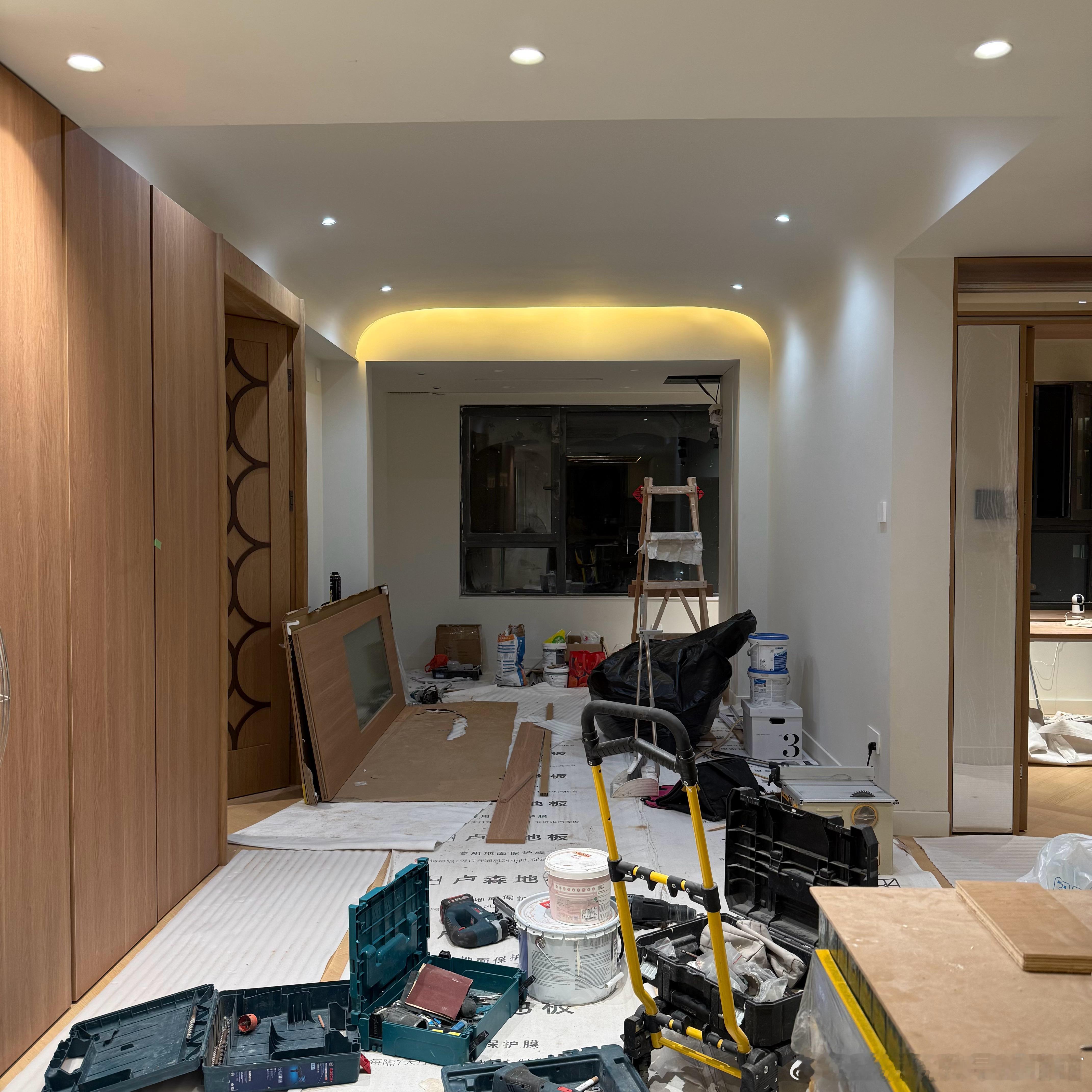 装修已经严重延期，终于在长假之前，进入紧紧张张的收尾阶段，十一打算开荒保洁啦～说