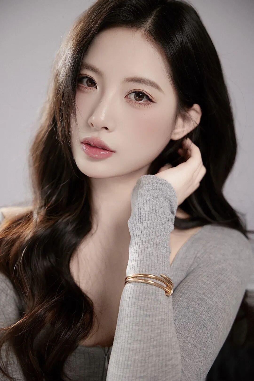 爱错了人并不可怕，可怕的是明知道错了，却还舍不得放手，最后耗尽了自己所有的热情与