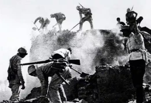 1942年惨痛血战：八路军团长舍不得窑洞物资，拒绝转移，导致600弟兄遭3000