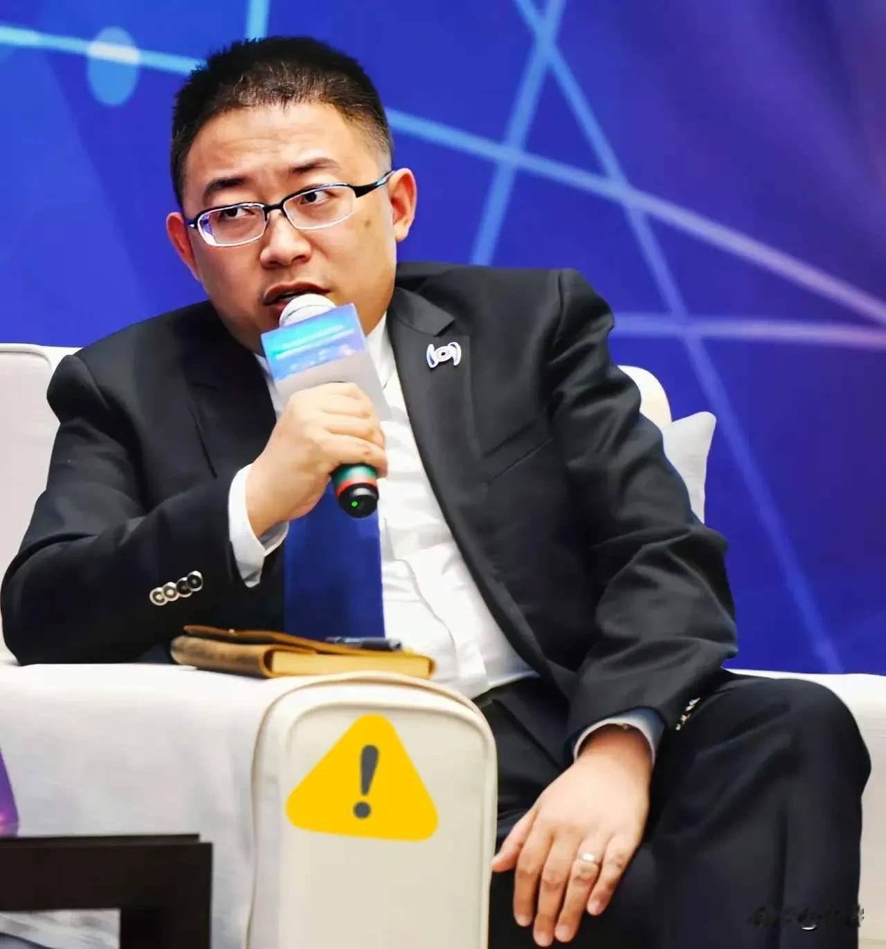 沈逸直言中国以后不能再雄而不霸了。
他说：最近发生的几件国际大事让我们深刻地认清