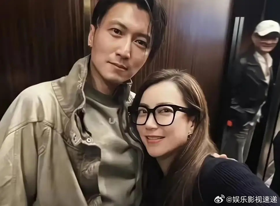 谢贤离世才彻底看透！谢霆锋一生最重要的女人，既不是挚爱王菲，也不是孩子妈张柏芝，