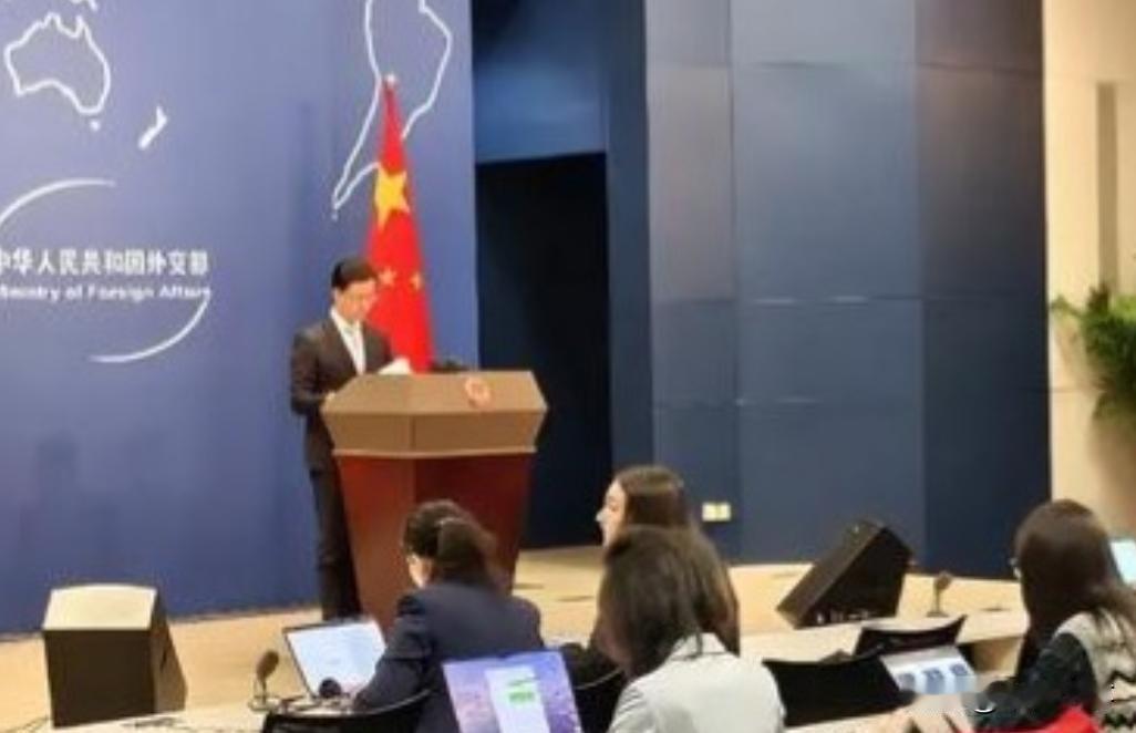 向来以稳重、克制著称的外交部，这次直接“掀了桌子”。发言人郭嘉昆罕见地抛出六个字