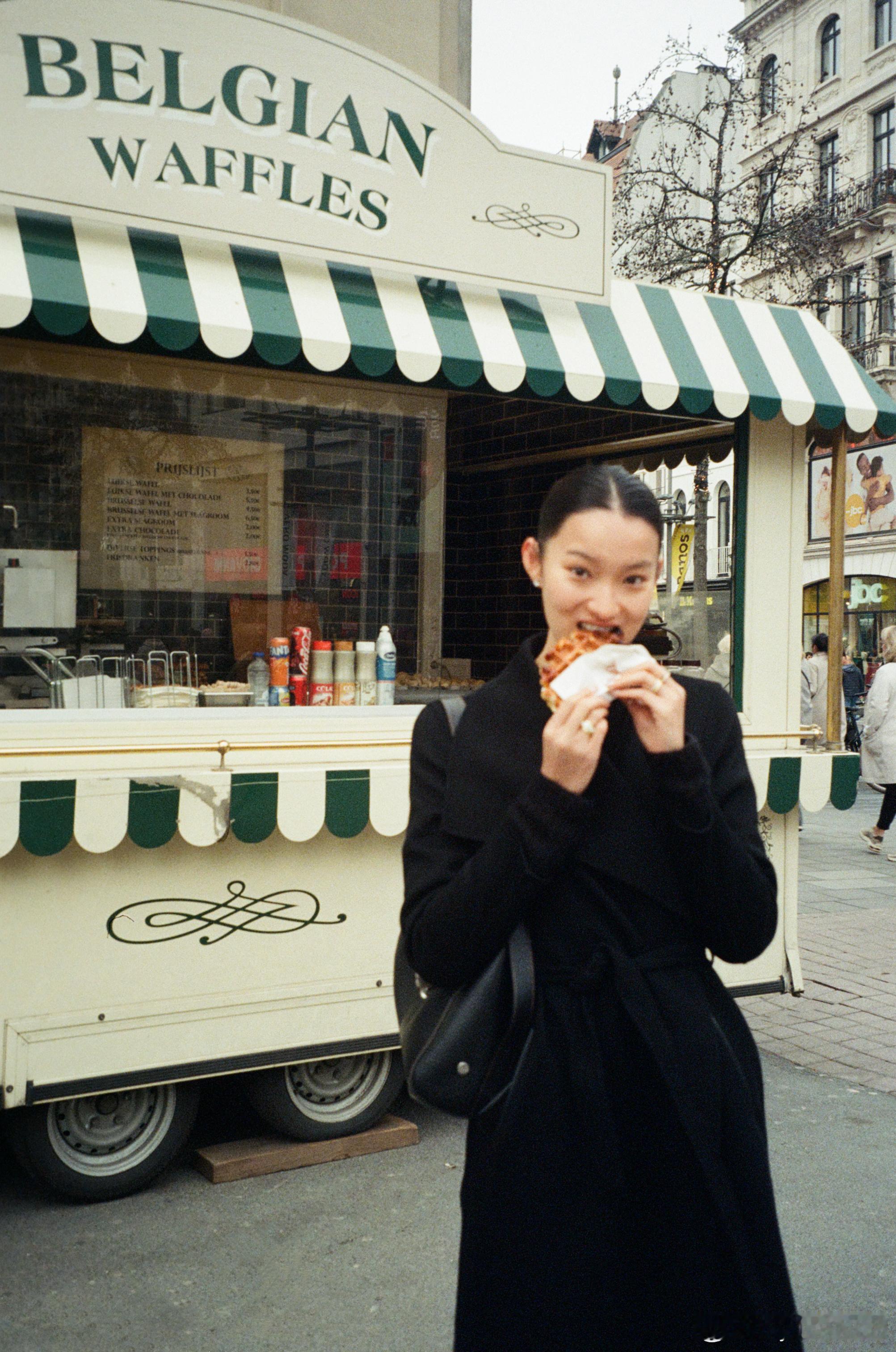 比利时华夫饼好吃！还有和大姐在里斯本西班牙的胶片 