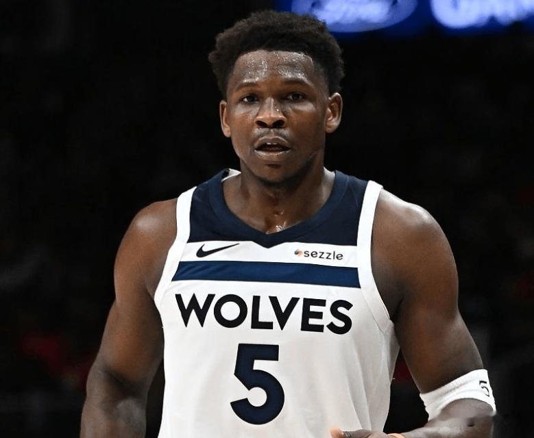 卡莱尔千胜步行者止连败，爱德华兹万分之夜森林狼逆转，爵士险胜独行侠终结颓势

2