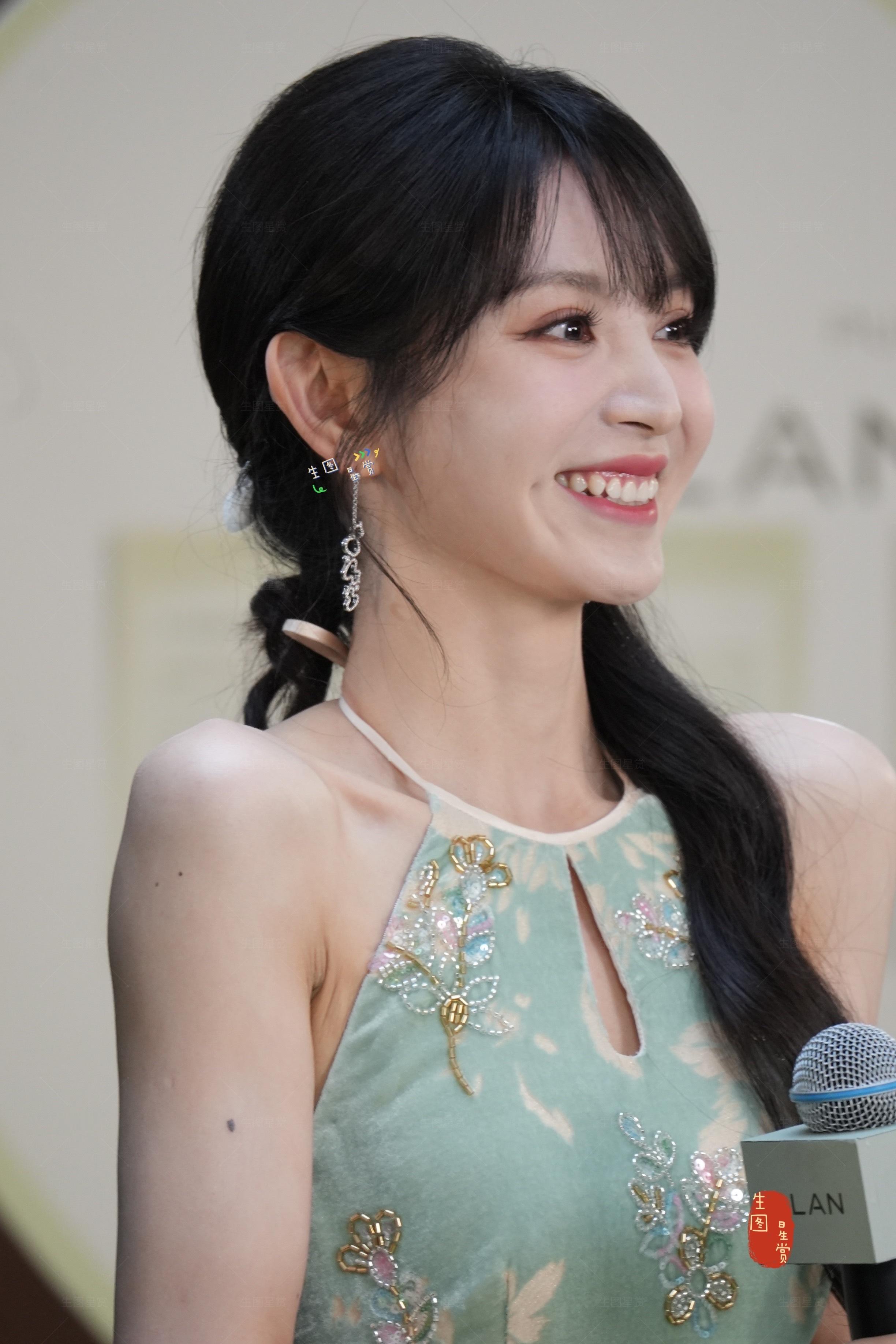 眼睛亮晶晶的田曦薇，甜甜甜巨甜！🍬小田260408杭州LAN活动返图田曦薇樊长