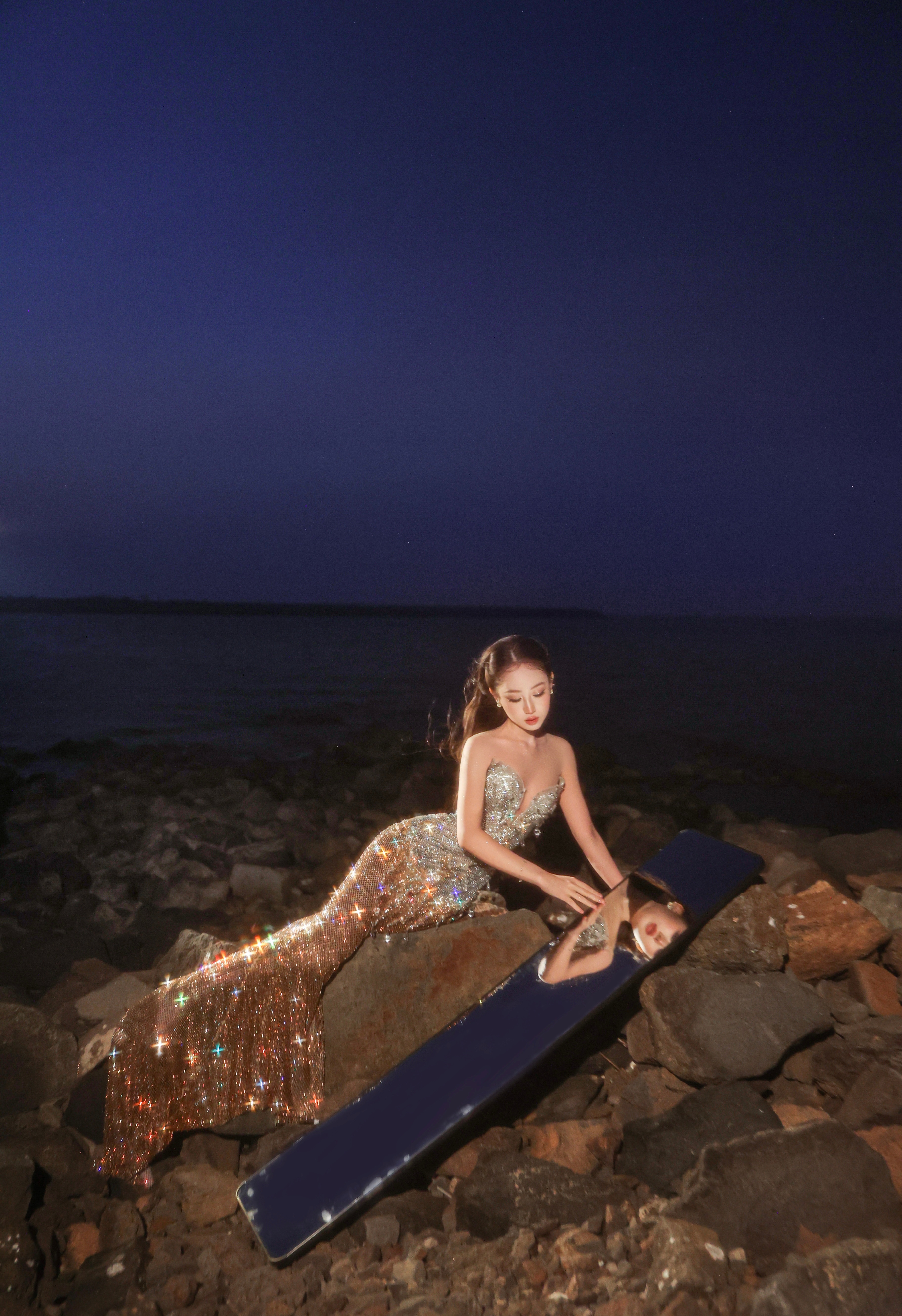 曾贝贝｜湖南卫视跨年演唱会来自钢琴家曾贝贝亮相湖南卫视跨年演唱会造型图集 ，以一