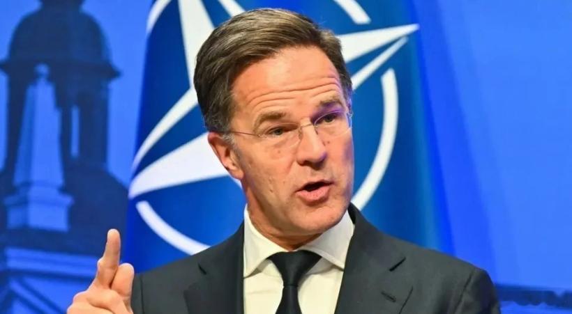 【特朗普向欧盟开火讽其“衰落”！沉默以对，尊严与现实如何平衡？】布鲁塞尔的冬天总