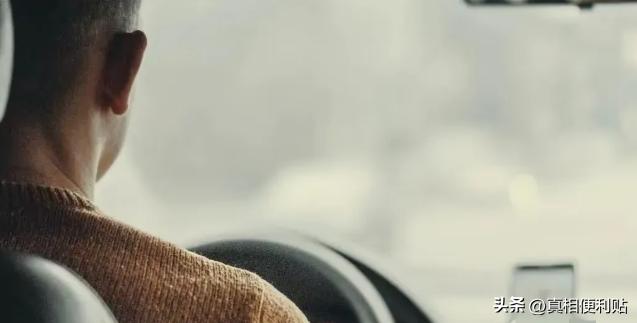 “这就是欠薪的下场！”贵州，一农民工带妻儿,找包工头讨要血汗钱，岂料，包工头纠集