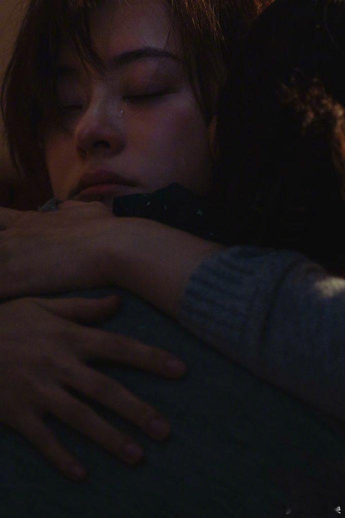 孙俪发文感谢邓超孙俪发文夸邓超孙俪为《危险关系》全心投入，邓超默默当后盾！“去做