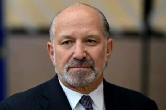 昨天，美国商务部长卢特尼克接受彭博社访问时说:“特朗普正在权衡是否允许英伟达(N