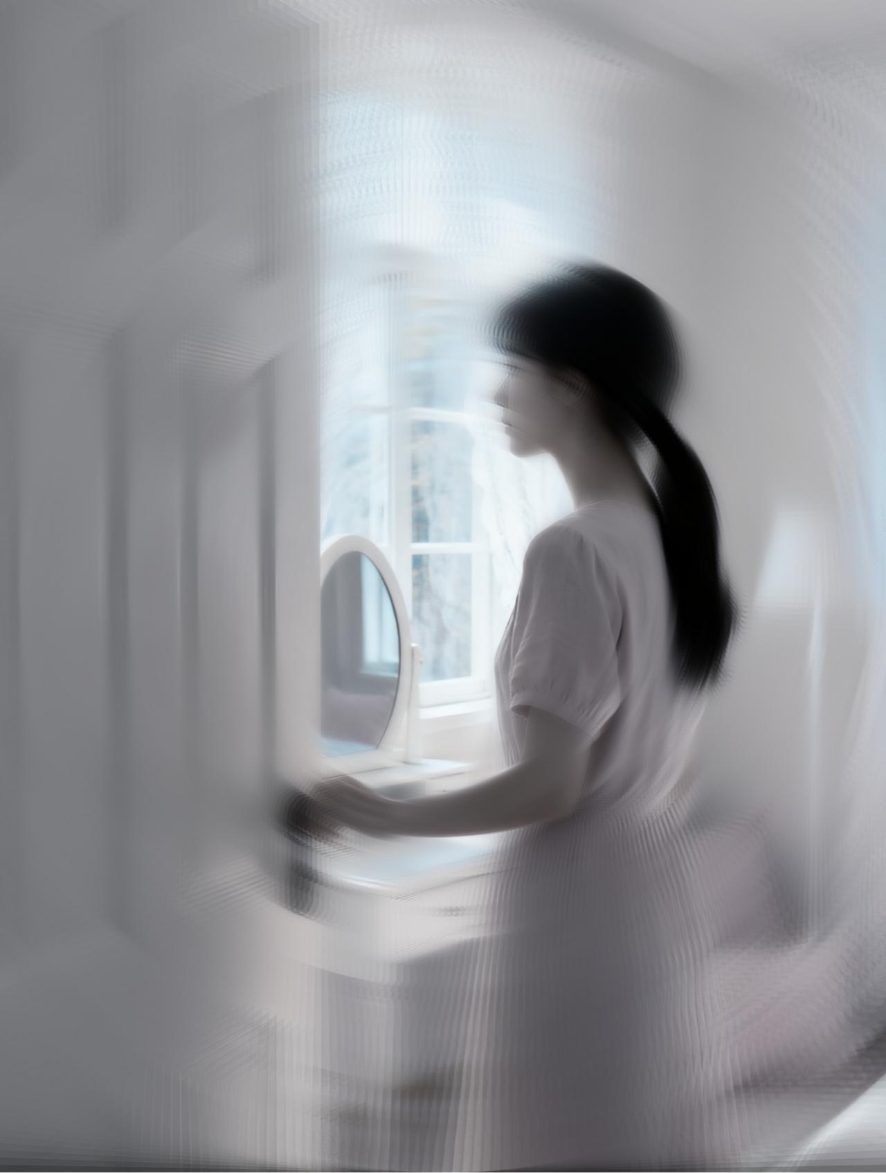 做了一个怪梦：我走进一个房间，里面有个陌生的漂亮女孩把门关上，脱衣服扑我怀里……