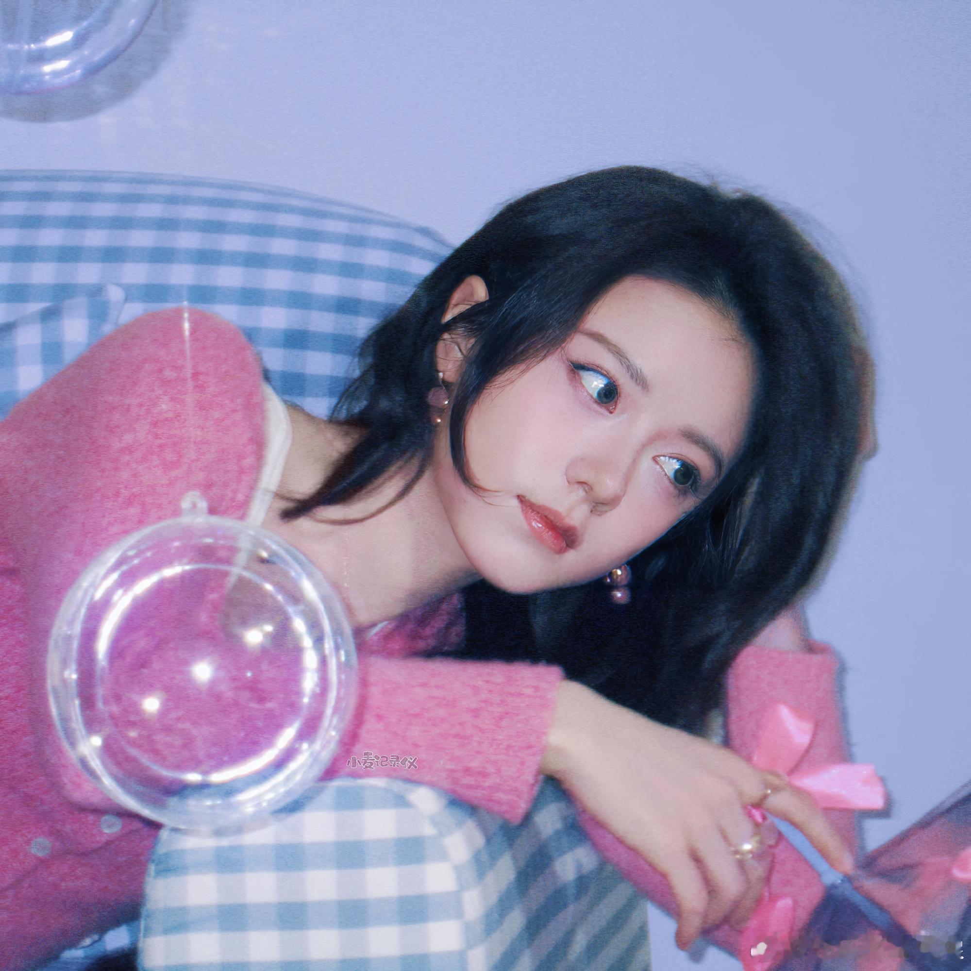 赵今麦草莓味雪媚娘 赵今麦的甜真的恰到好处，软乎乎的模样像极了草莓味雪媚娘，糯糯