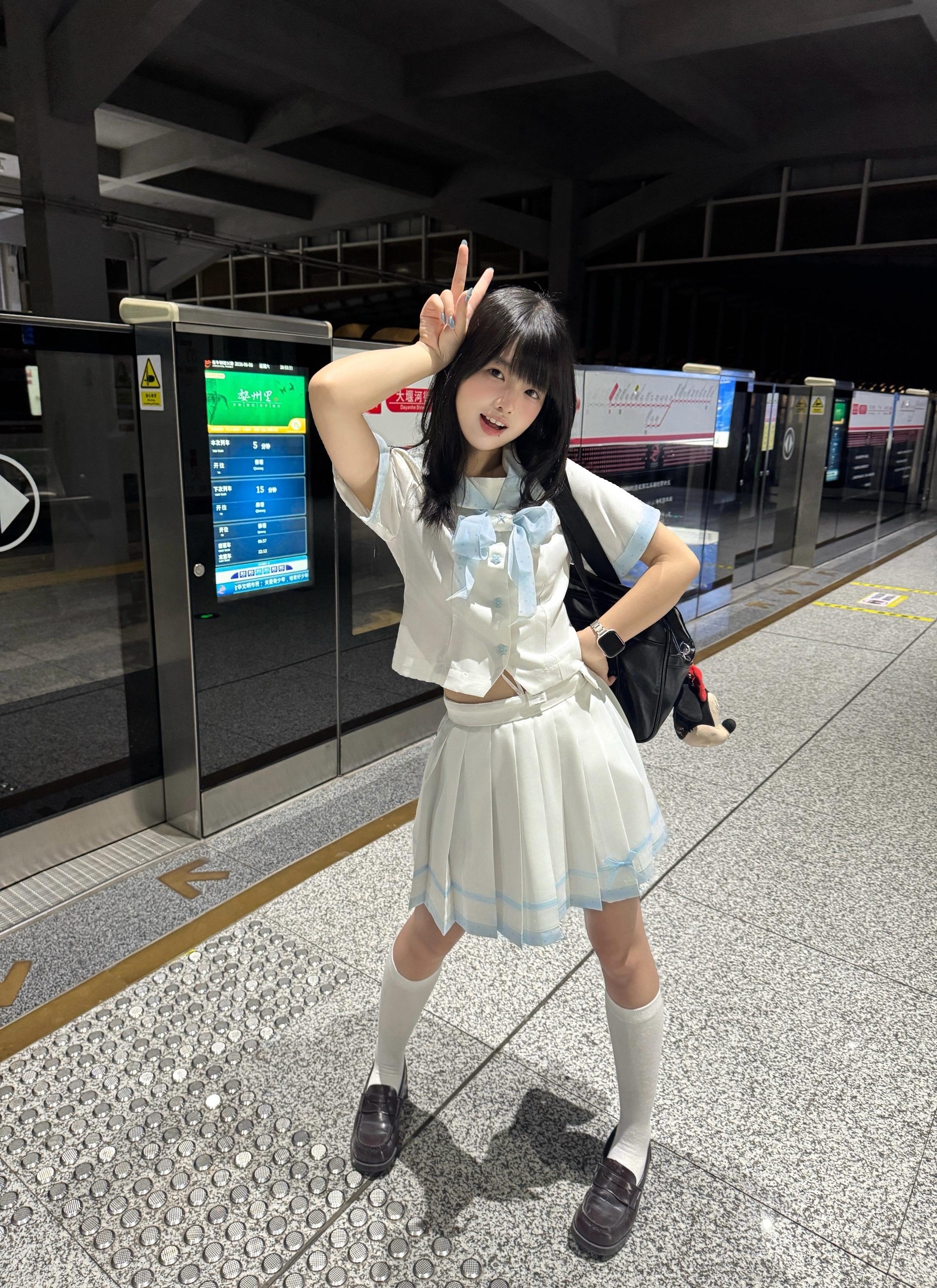 保持萌态。