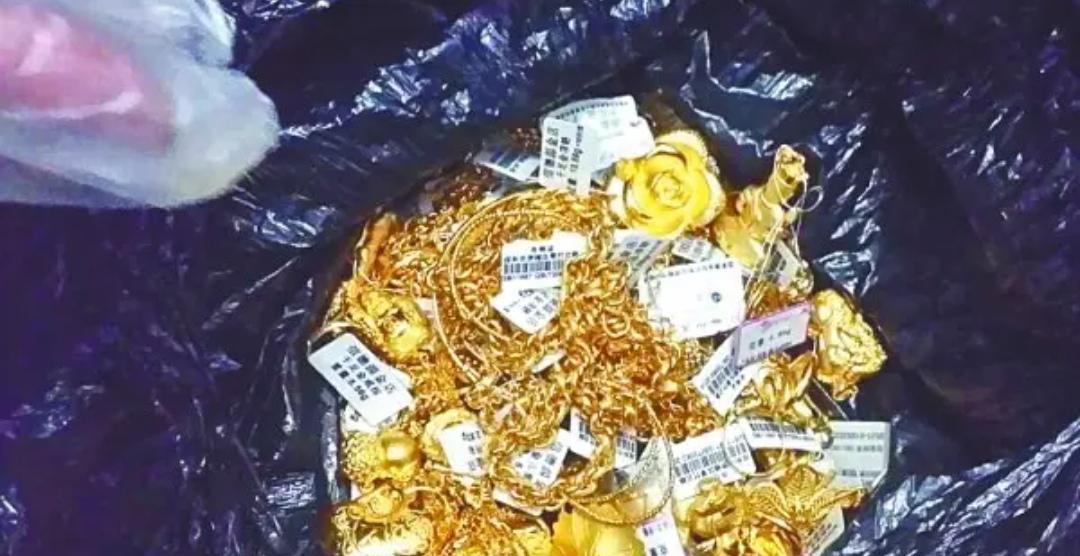 家中250万元黄金不翼而飞，男子崩溃报警！上海民警排查后，冒出一个大胆的想法……