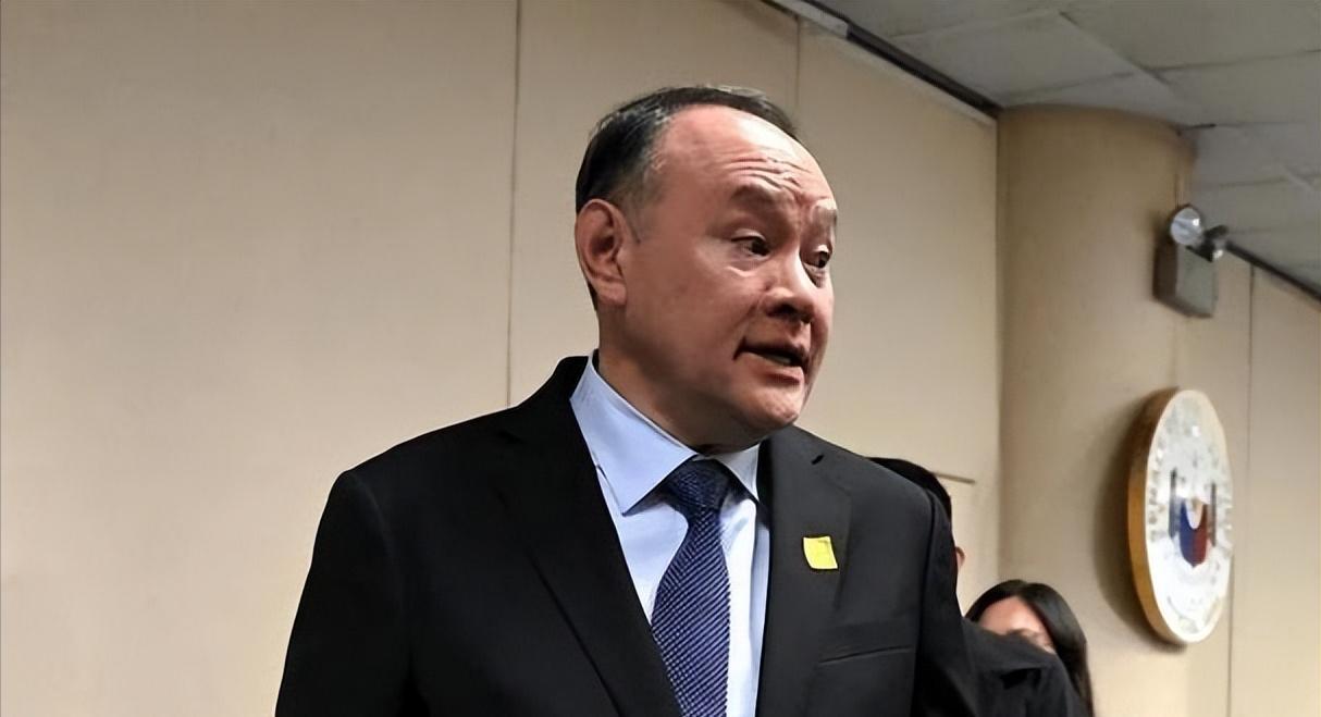 到底要让多少“普通人”买单，政客们才能满意？2026年10月，菲律宾华文学校里的
