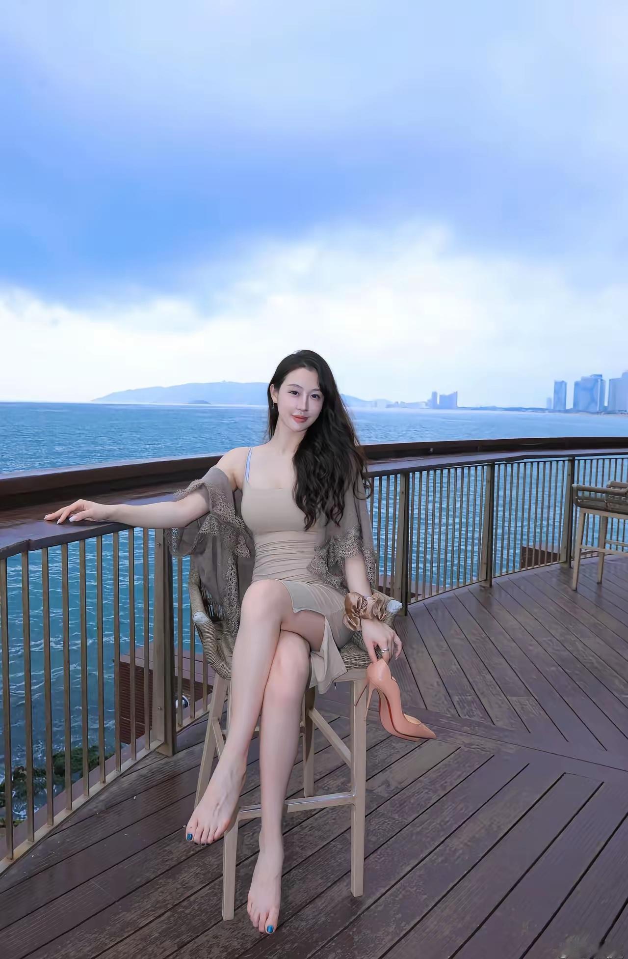 成年人从容的背后都是有经济作后盾的，没有经济作后盾，大家都很匆忙！