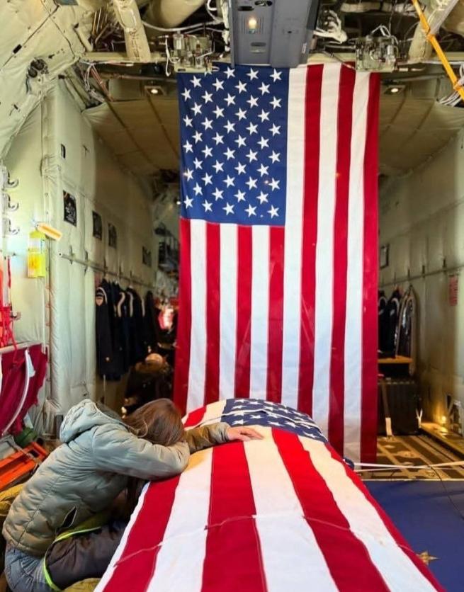 美国飞行员被俘虏了
目前对于特朗普政府来说，压力非常大，因为不仅最先进的F-35