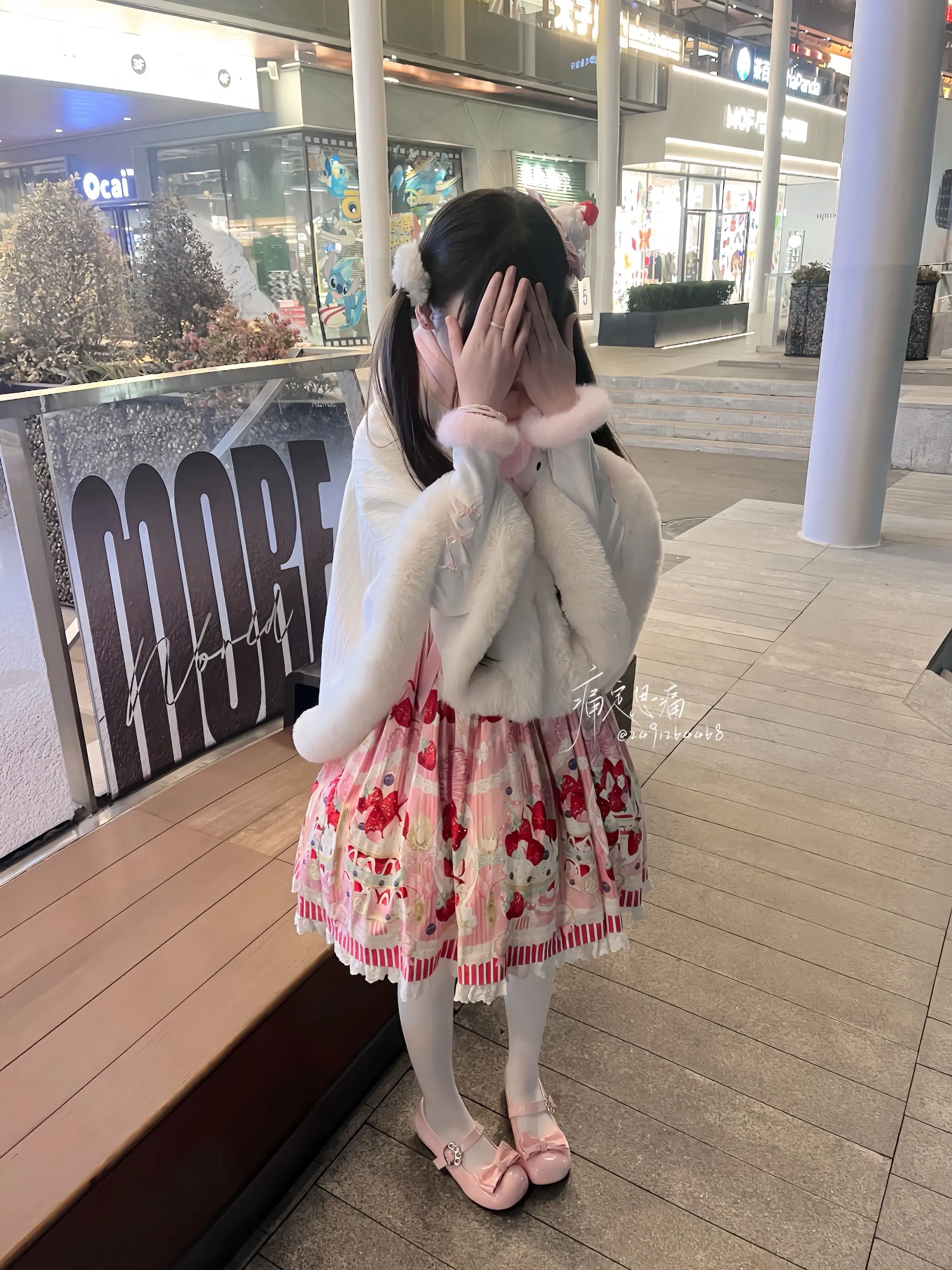 等我赚够了钱 我要在你喜欢的城市定居 陪你上下班 看海 养猫 去哪都带着你