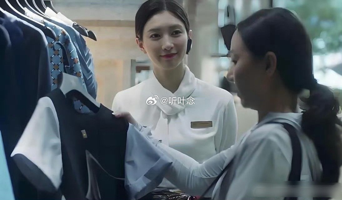 《三十而已》：为什么买下王漫妮百万珠宝的中年大妈，后面不来了？