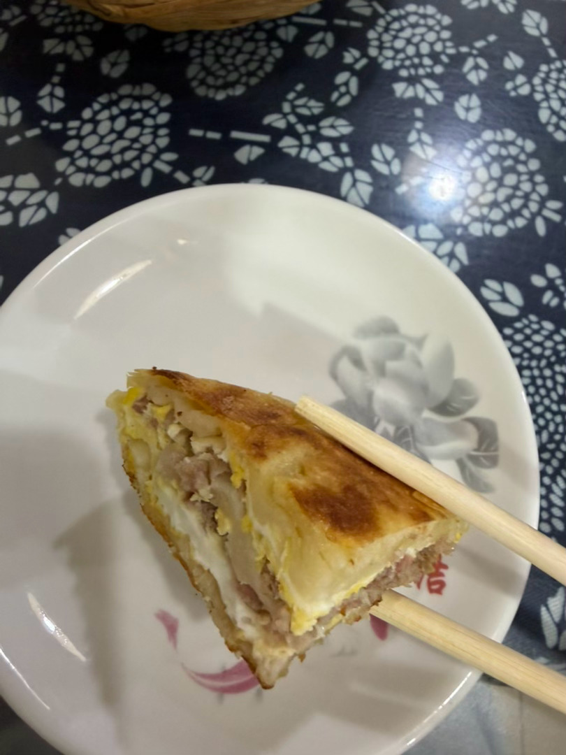 第一次吃石子馍  美味（问了一下为啥叫石子馍 是在锅里放些碎石子 然后在那上面烤