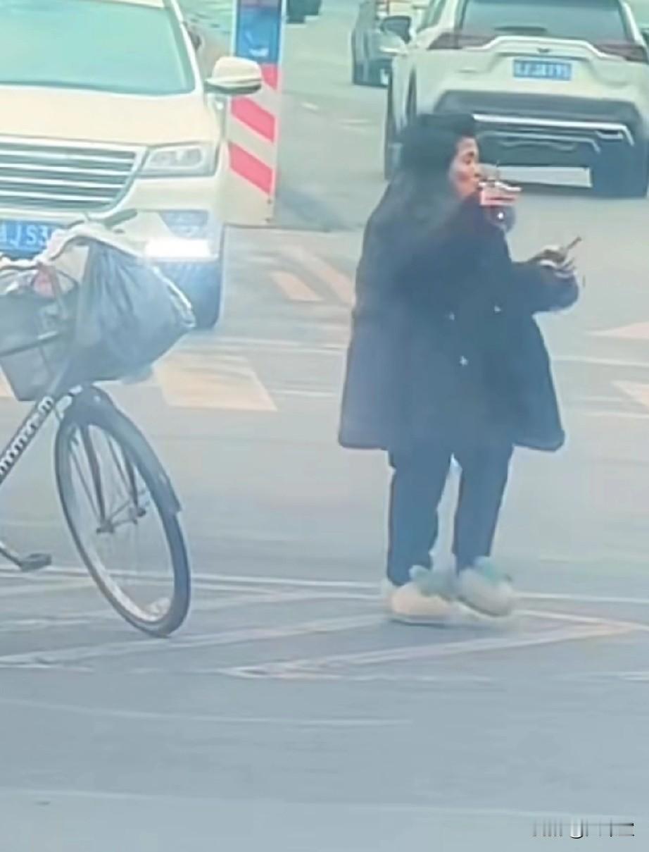 如果哪天我成了这样，
我想我应该是最快乐的时候，
这一星期，我过得天崩地裂，
因