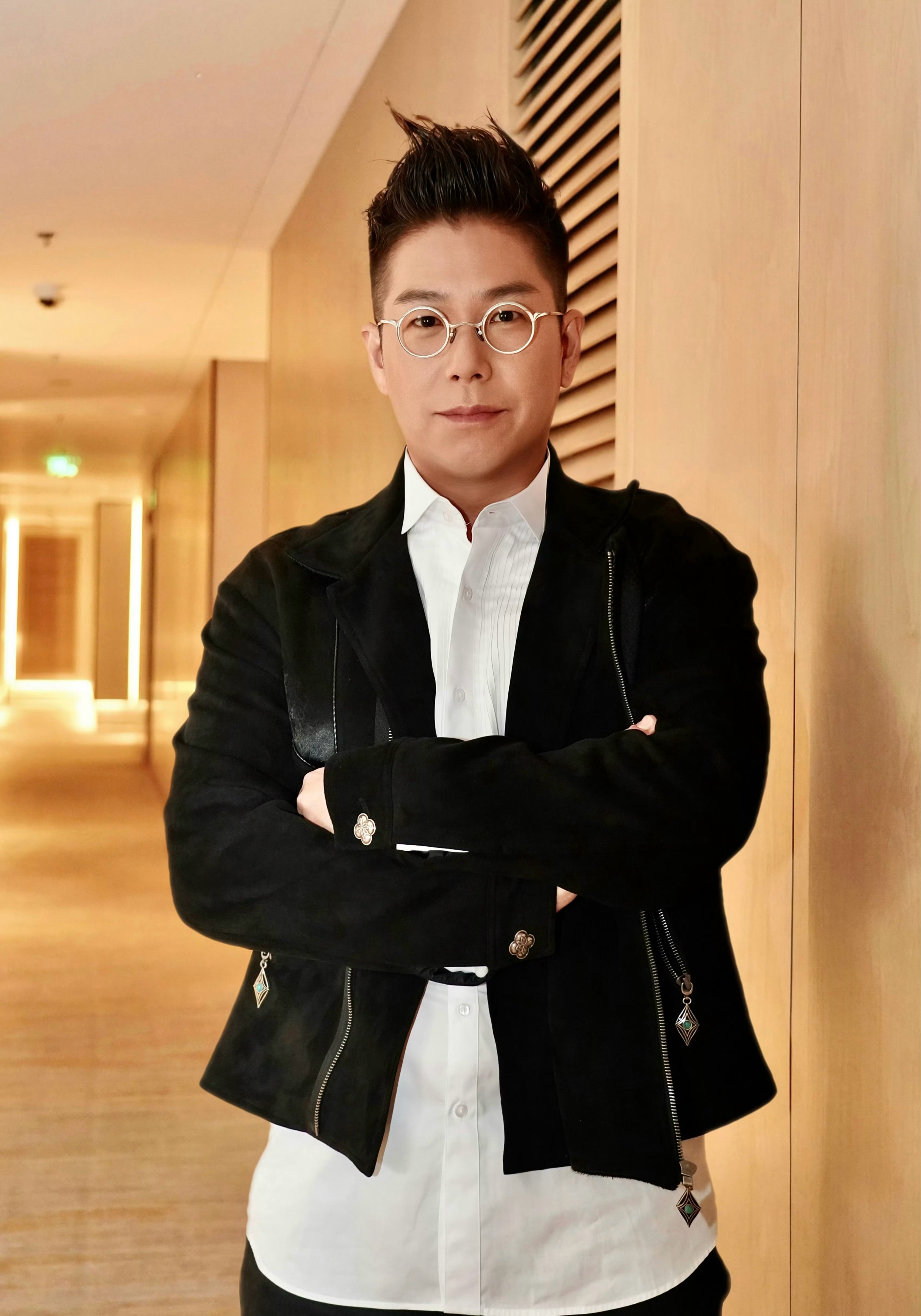 林晓峰22岁大儿子林宝正面照 