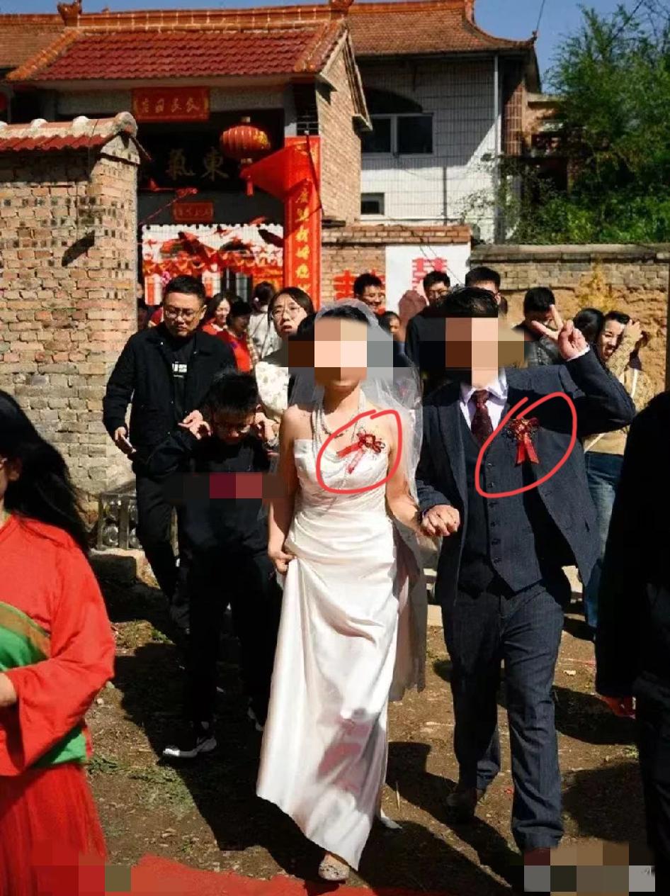 山西长治，最近出了一件稀奇事！
订婚时女方要了18万8彩礼，谁能想到婚前直接一分