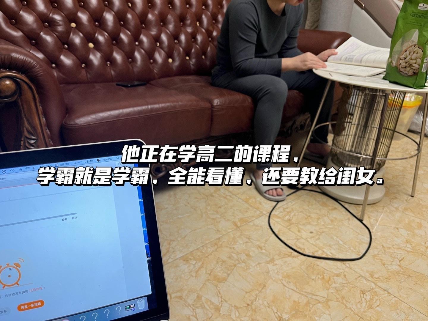 今天其实今天还拍了视频，目前还在漫长的上传中。下午剪辑的时候，看前几年的元旦早餐