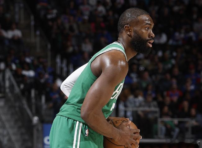 1月20日讯 NBA常规赛，凯尔特人客场103-104不敌活塞。绿军球星杰伦·布