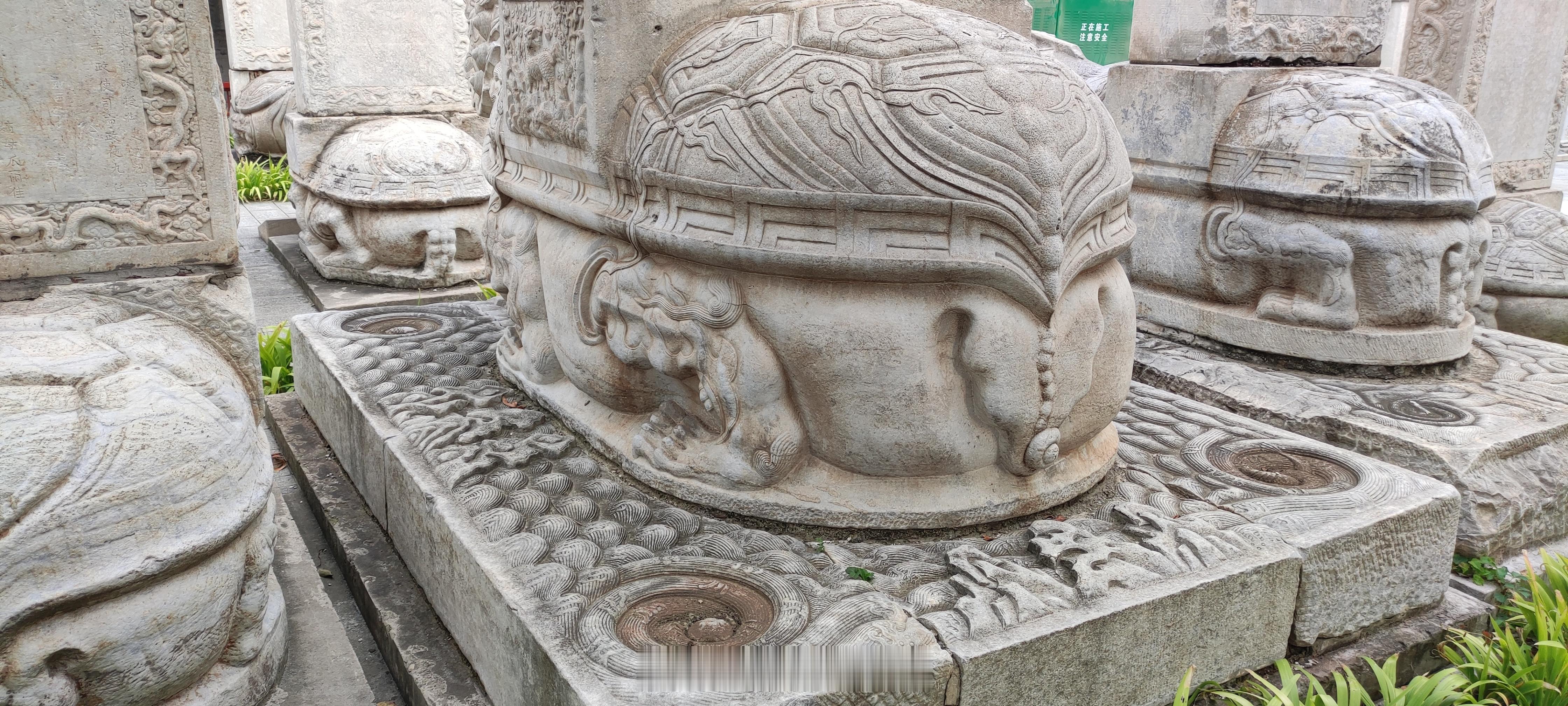 五塔寺，原名真觉寺（后讳雍正改为正觉寺），也为北京石刻艺术博物馆。原建筑仅剩金刚