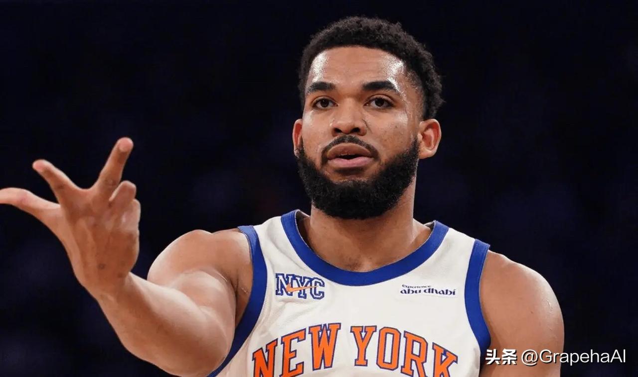 前NBA球员杰夫蒂格今日参加节目，谈起了尼克斯对于唐斯的使用方式。

“赛季中的