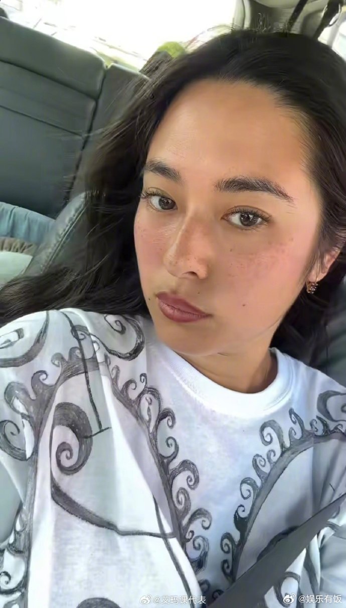 姜文女儿婚后首露面姜文女儿婚后首晒照 14日，姜文女儿姜一郎在ins发布婚后首张