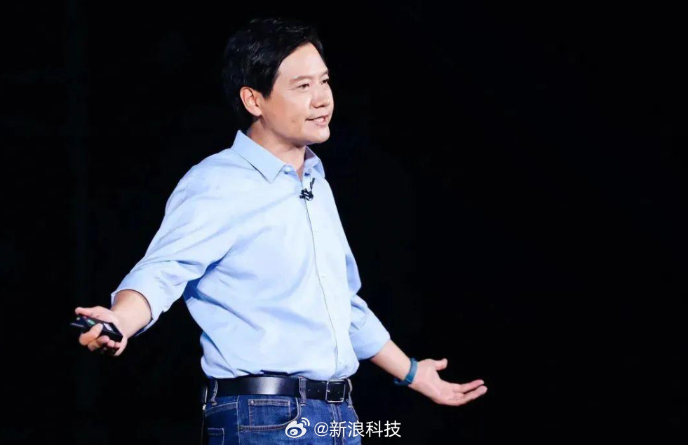 【雷军回应小米手机龙虾雷军称要积极拥抱AI时代】3月6日，小米AI Agent产