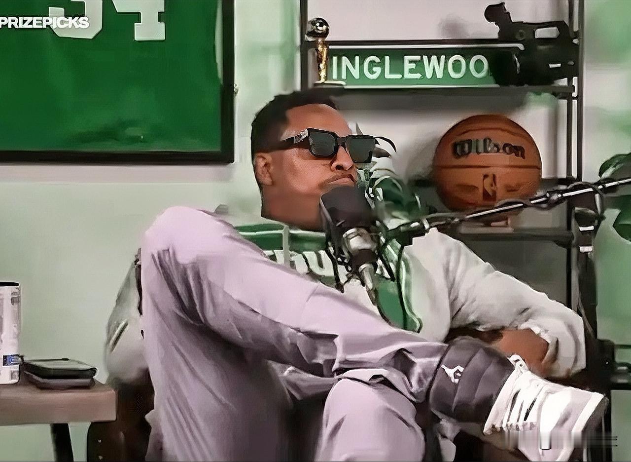 绿军名宿皮尔斯真敢说啊！
一点都不怕得罪追梦格林。

近日，皮尔斯在节目中谈到格