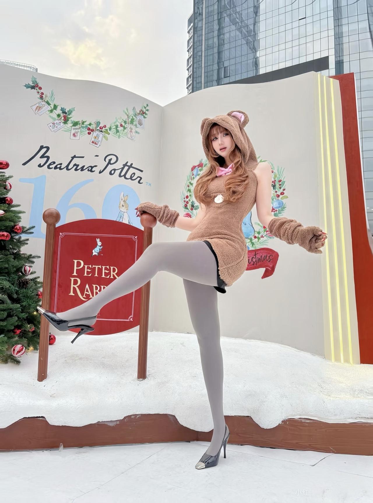 [微风]可惜
[微风]不能
[微风]陪你
[微风]一起
[微风]过圣诞节
圣诞 