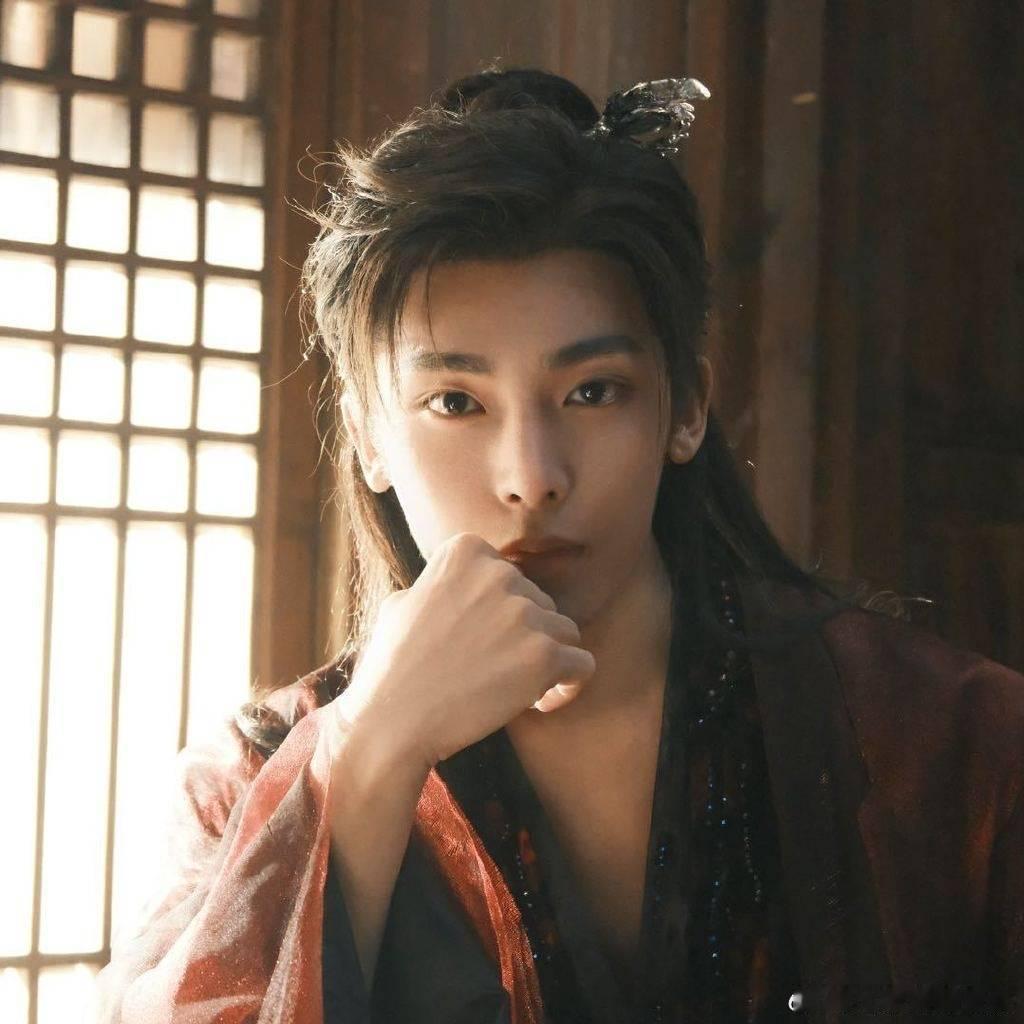 侯明昊卢昱晓直播啦，这个入青云大事很妙 ​​​