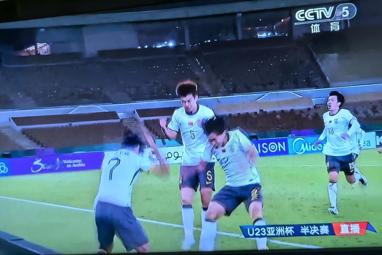 3:0！！！
漂亮！太过瘾了！
好久没有看到国足如此酣畅淋漓的比赛了。
国足U2