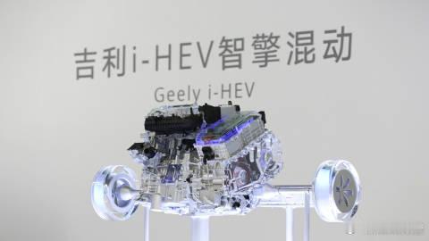 油价六连涨换油混还是继续扛油价六连涨让油车车主压力大增，92号汽油累计涨约2.3