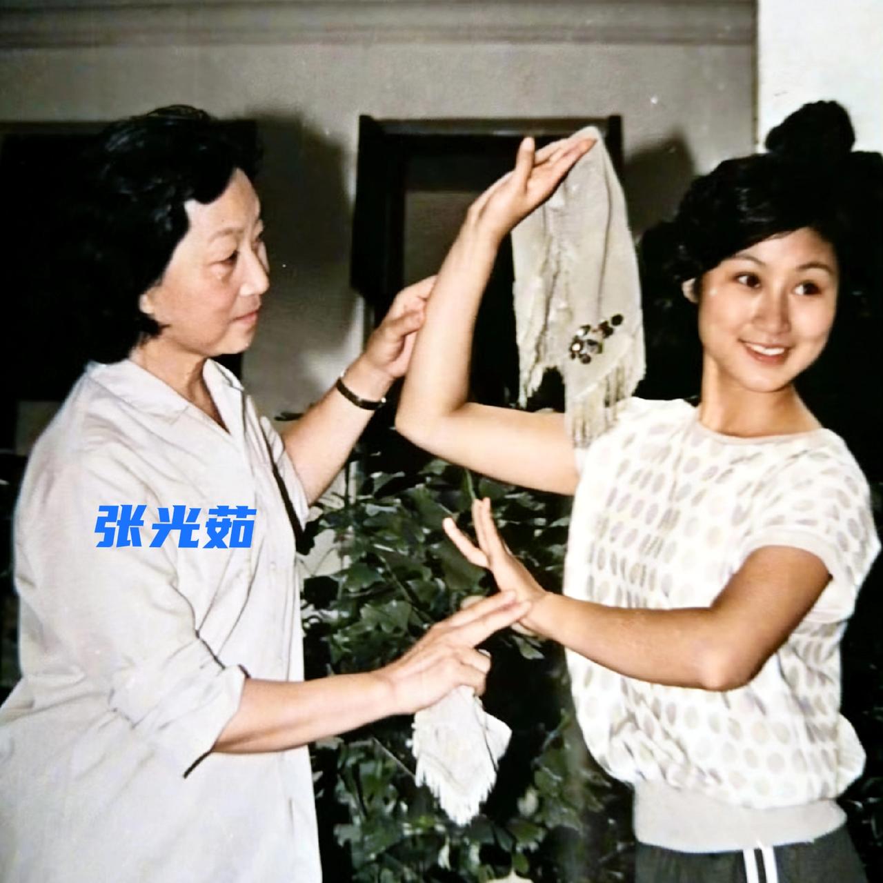 冯喆遗孀张光茹晚年，最真实的模样，照片拍摄于上世纪80年代，冯喆当时已经去世很多