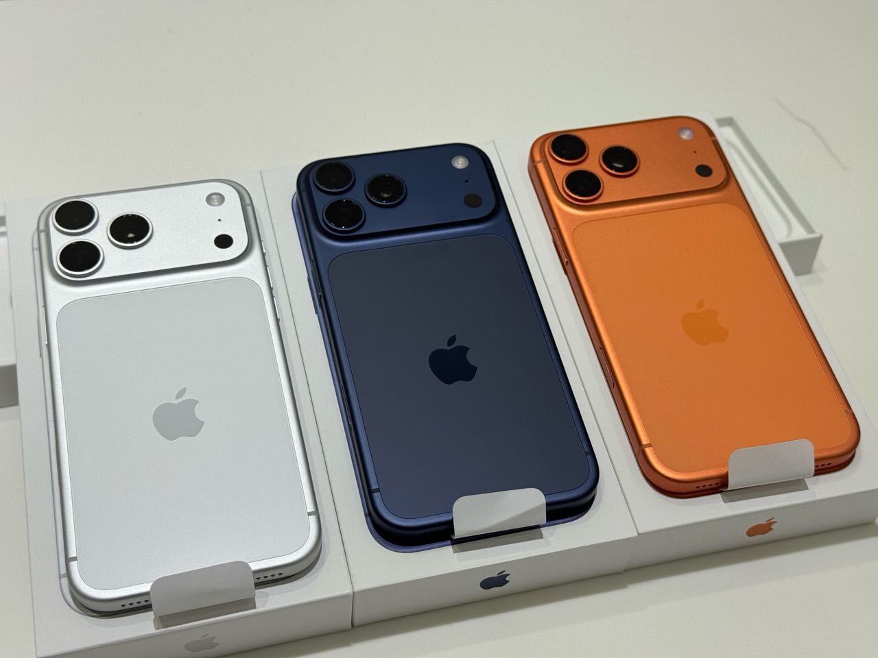 抽4⃣️位宝送顶配版【iPhone17 Pro Max】 2TB，最大最好那款！