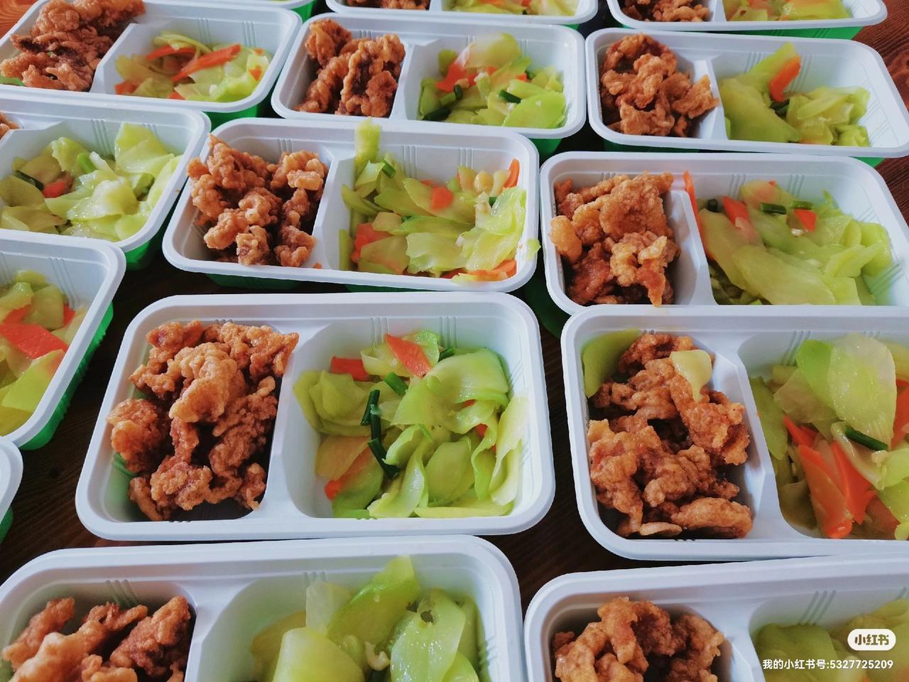 广州成人小饭桌#每天都是新鲜食材 #工作餐 #团餐配送 
今日菜单:油炸小酥肉+