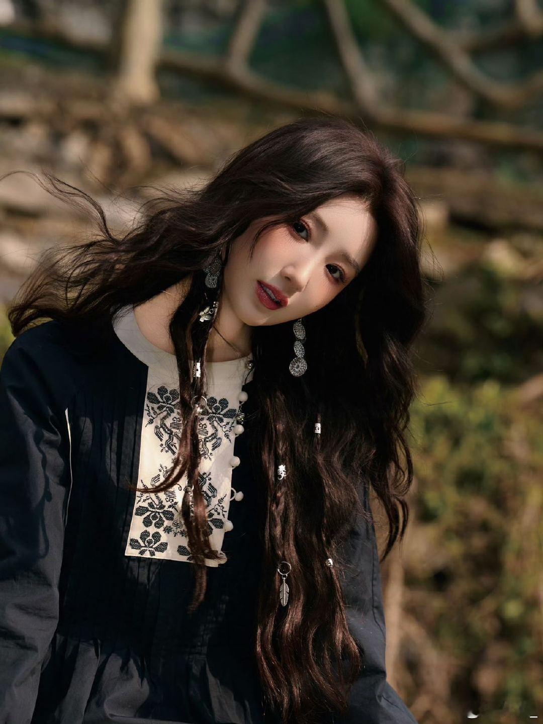 毛晓彤回应出演十日终焉选角天花板没错了！毛晓彤回应出演十日终焉，灵动五官自带聪慧