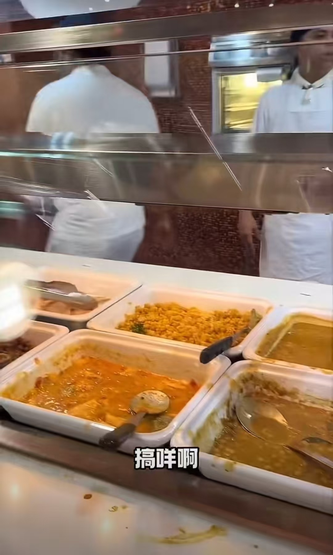 港队吐槽亚运邮轮像牢房港队吐槽餐厅像去了印度 继集装箱风波之后亚运邮轮再受质疑，