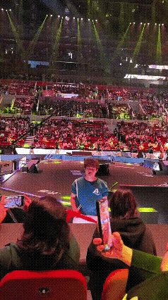 🔥重庆冠军赛首日尴尬！
      上座率不满
球迷被赛程坑惨有点寒心！

 