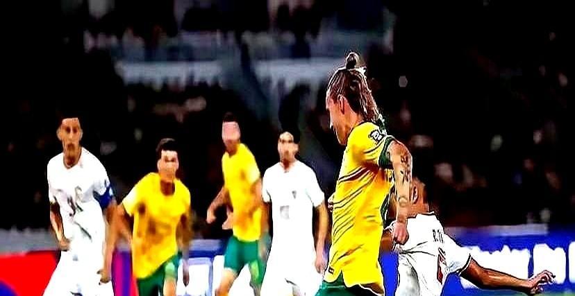 澳大利亚踢球的娃，从小就在有草皮的场地里疯跑，中国娃还在补数学作业。
俱乐部没钱