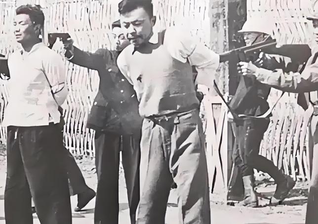 1941年，地下党宋更新被敌人拖到野外枪毙，敌人对他连开三枪，其中一枪还打中了他