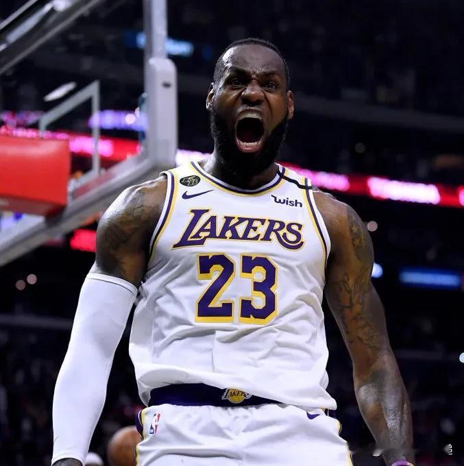 2024-25 赛季结束时，以下是 NBA 历史上薪水最高的球员：

1.勒布朗