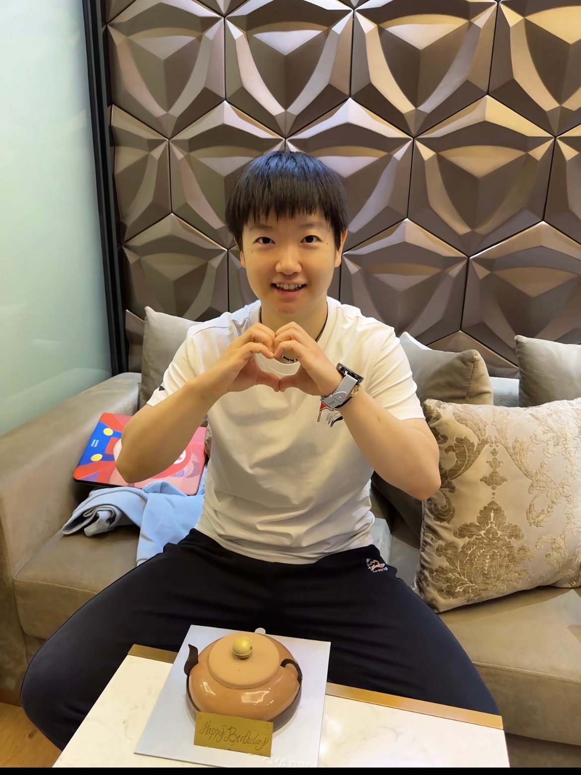 孙颖莎1104生日快乐 今日份小寿星比心送达🫶🏻🫶🏻🫶🏻 ​​​